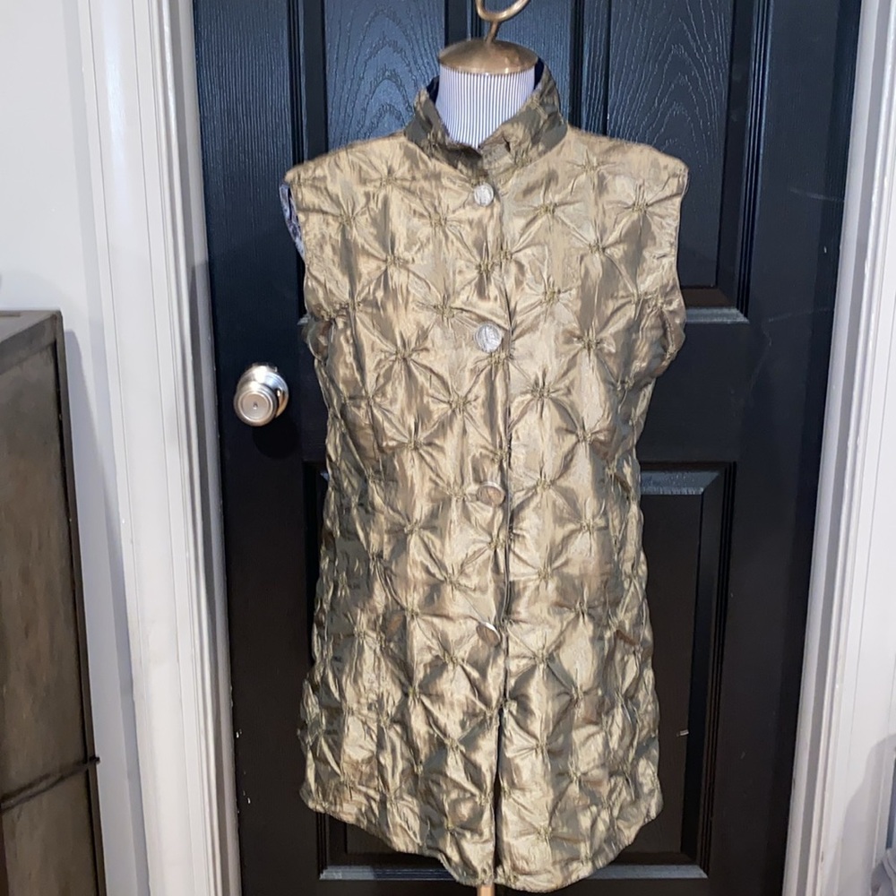 Reversible Vest - Picture 5 of 9